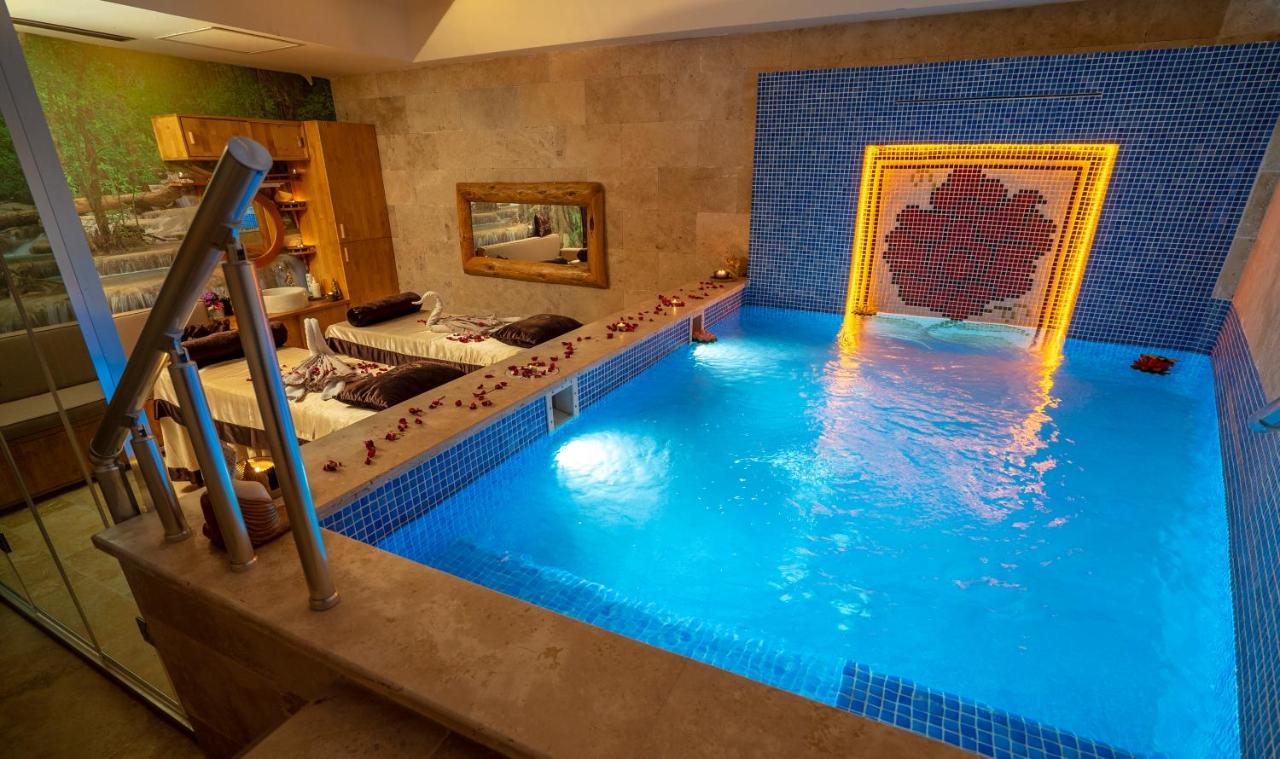 Pasha Palace Hotel Istanboel Buitenkant foto